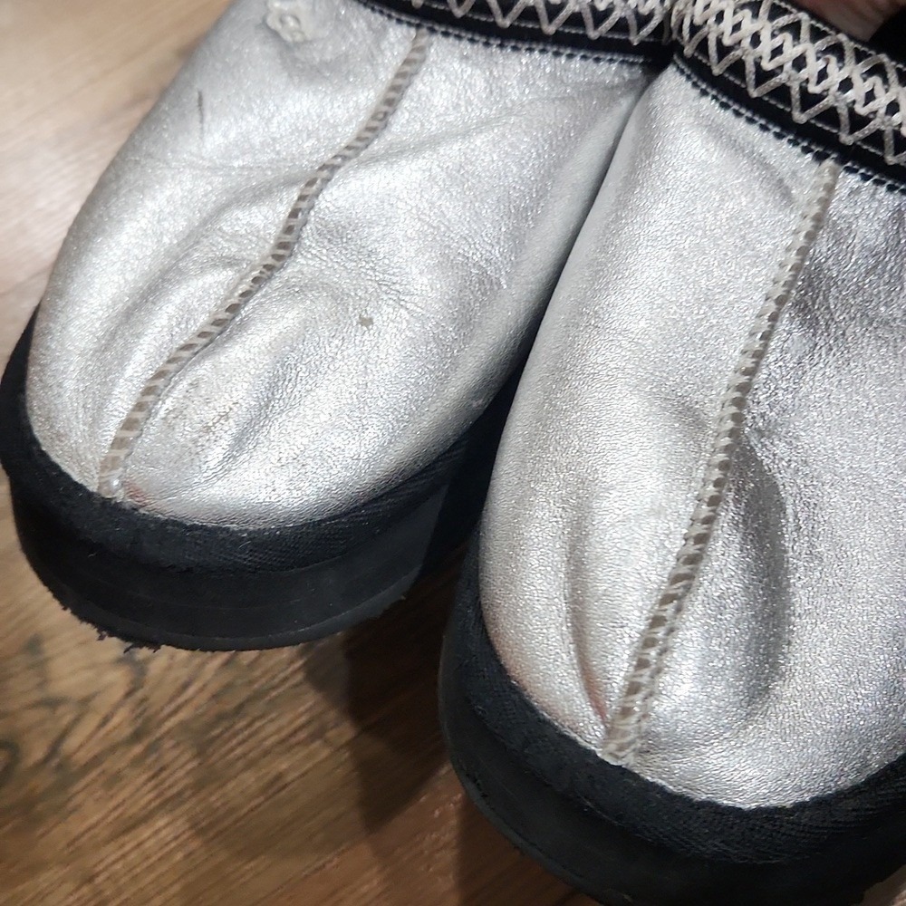 UGG Tazz Tasman Leather Silver Black Metallic Slipper Slide Shearling Shoe 2 - Picture 4 of 5